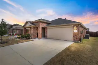 New construction Single-Family house 613 Whitecomb Ln, Fort Worth, TX 76247 plan Glendale - image