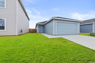 New construction Single-Family house 12731 Kathleen St, St. Hedwig, TX 78152 plan Brower - image