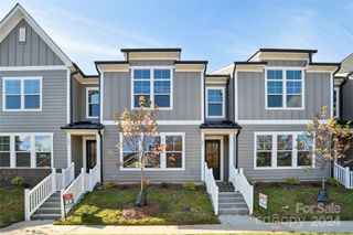 New construction Townhouse house 143 Carriage Club Drive, Unit 102, Mooresville, NC 28117 - photo