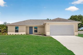 New construction Single-Family house 702 Nw Douglas Circle Cpe, Cape Coral, FL 33993 plan The Seabreeze Cove - image