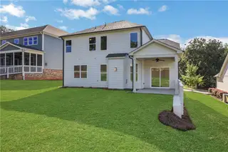 New construction Single-Family house 6704 Cambridge Dr, Flowery Branch, GA 30542 plan Raleigh - image