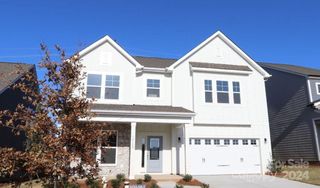 New construction Single-Family house 10120 Whitaker Pointe Drive, Huntersville, NC 28078 The Fenmore- photo