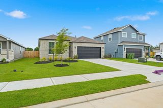 New construction Single-Family house 1881 Redwood Ln, Dayton, TX 77535 plan Barton - image