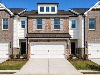 New construction Townhouse house 608 Gunnin Wy, Unit LOT 34, McDonough, GA 30253 - image
