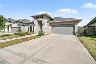 New construction Single-Family house 12310 Grassy Bend Dr, Mont Belvieu, TX 77523 plan Design 2206H - image