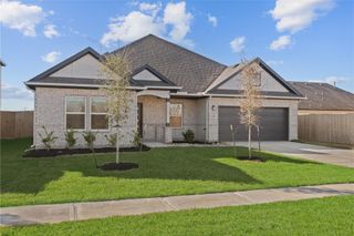 New construction Single-Family house 3222 Emerald Hills Dr, Angleton, TX 77515 - image