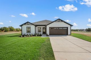 New construction Single-Family house 1016 Gatlin Cir, Springtown, TX 76082 - image