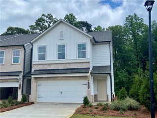 New construction Townhouse house 5515 Allegro Ln, Flowery Branch, GA 30542 - image
