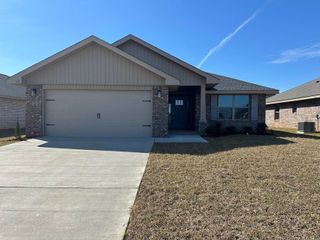 New construction Single-Family house 178 Ridgeway Cir, Crestview, FL 32536 plan 1820 - image