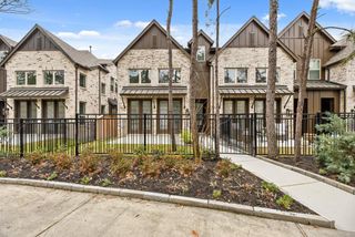 New construction Townhouse house 2708 Woodforest Pkwy N, Montgomery, TX 77316 - image