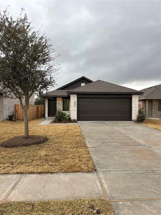 New construction Single-Family house 1531 Gentle Wind Ct, Angleton, TX 77515 plan Pinehollow - image