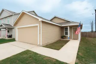 New construction Single-Family house 13235 E Faxon, San Antonio, TX 78221 - image