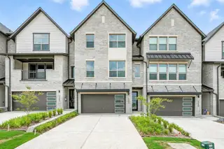 New construction Townhouse house 1364 Cherry Hills Ln, Irving, TX 75038 - image