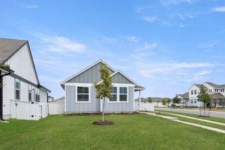 New construction Single-Family house 700 Running Creek Dr, Kyle, TX 78640 plan 1589 Casetta - 2022 - image