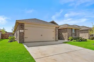 New construction Single-Family house 529 Marsh St, Cleburne, TX 76033 plan HUNTSVILLE - image