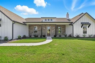 New construction Single-Family house 1114 Silver Sage Trl, Weatherford, TX 76085 - image