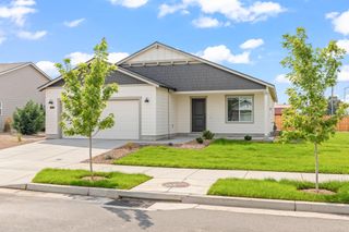 New construction Single-Family house 363 Nw Monte Vista Ave, Madras, OR 97741 plan Charlotte - image