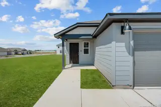 New construction  house 1523 Silver Run, New Braunfels, TX 78130 plan Beeville - image