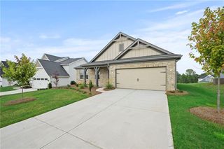 New construction Single-Family house 618 Crystal Lake Parkway, Hoschton, GA 30548 Springfield- photo