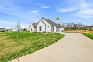 New construction Single-Family house 1005 Ronnie Ct, Springtown, TX 76082 - image