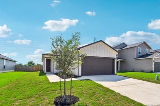 New construction Single-Family house 4125 Woodside Dr, Seguin, TX 78155 - image