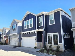 New construction house 550 Morning Tide Ln, Kemah, TX 77565 plan The Manor (2870) - image