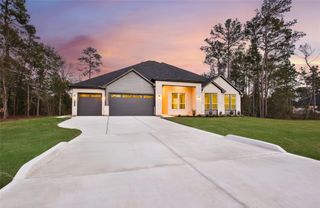 New construction Single-Family house 322 Louvenia Ct, Pinehurst, TX 77362 - image