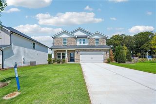 New construction house 5557 Cabernet Ln, Braselton, GA 30517 plan Dakota - image