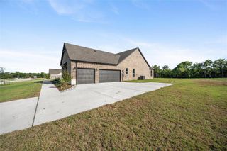 New construction house 407 Indian Creek Rd, Van Alstyne, TX 75495 plan Mockingbird - image