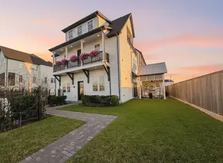 New construction Single-Family house 1027 Golden Nectar Ln, Houston, TX 77008 - image