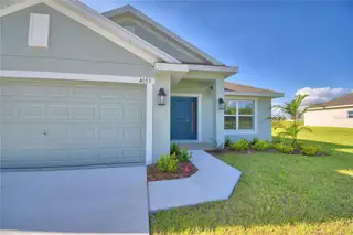 New construction Single-Family house 4123 Tullamore Ln, Auburndale, FL 33823 plan 2200 - image