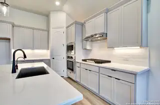 New construction house 12197 Heartvine Pkwy, Schertz, TX 78154 plan Palm - image