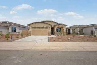 New construction Single-Family house 8237 N 173rd Ln, Waddell, AZ 85355 plan Granite Vista Avanti - Plan 2028 - image