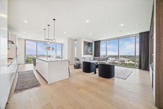 New construction Condo house 1711 Allen Pkwy, Unit 2601, Houston, TX 77019 - image