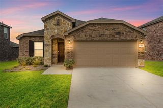 New construction Single-Family house 2062 Pleasant Knoll Cir, Forney, TX 75126 plan Hewitt - image