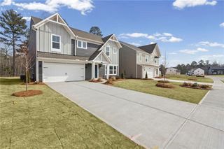 New construction Single-Family house 847 Crystal Lake Pkwy, Hoschton, GA 30548 - image