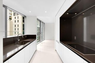 New construction Condo/Apt house 300 Biscayne Boulevard Way, Unit 1005, Miami, FL 33131 - photo