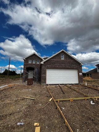 New construction Single-Family house 580 Long Branch Drive, Angleton, TX 77535 - photo