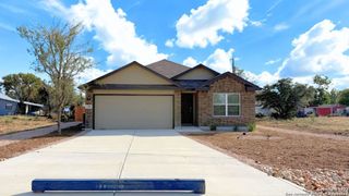 New construction Single-Family house 138 Lilli'S Ln, Comfort, TX 78013 plan The Bryant - image