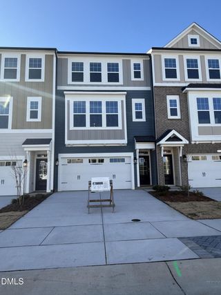 New construction Townhouse house 10033 Secluded Garden Dr, Unit 160, Apex, NC 27523 - image