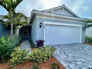 New construction Single-Family house 1545 Harper Wy, Unit Villa 32, Vero Beach, FL 32960 - image