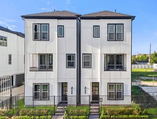 New construction Single-Family house 2706 Grand Fountains Dr, Unit C, Houston, TX 77054 plan 9301 - image