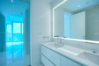 New construction Condo house 300 Biscayne Blvd Wy, Unit 1806, Miami, FL 33131 - image