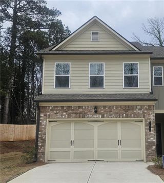 New construction Townhouse house 5611 Chickory Dr, Flowery Branch, GA 30542 - image