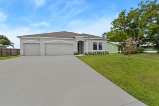 New construction Single-Family house 1070 Sw Versailles Ave, Port St. Lucie, FL 34953 - image