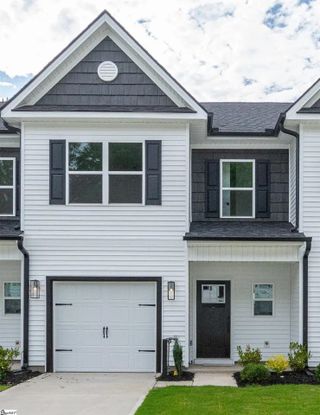 New construction Single-Family house 614 Farcroft Trl, Roebuck, SC 29376 plan 1557 Townhome - image