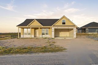 New construction Single-Family house 153 Merion Ln, La Vernia, TX 78121 plan Brentwood - image