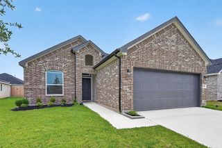 New construction Single-Family house 2119 Spring Hollow Dr, Baytown, TX 77521 - image