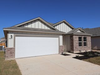 New construction  house 13619 Beebrush Saddle, San Antonio, TX 78253 plan Boone - 40' Smart Series - image