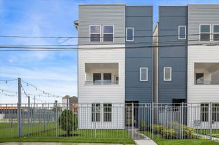 New construction Single-Family house 1808 Elysian St, Houston, TX 77026 - image